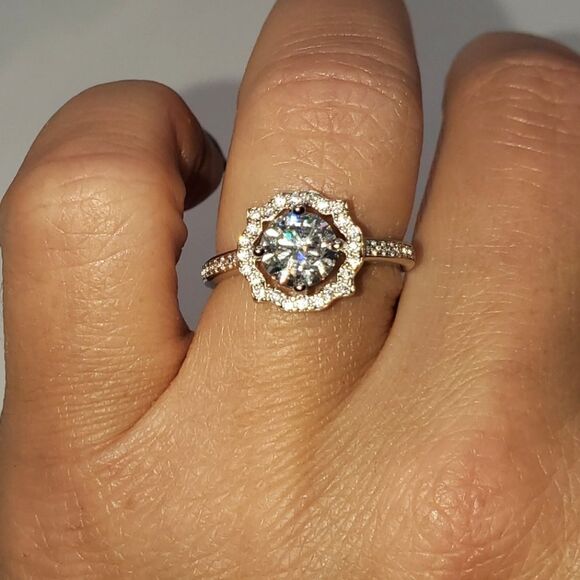 925 Sterling Silver 1cttw GENUINE Moissanite Halo Engagement Ring - Picture 2 of 9